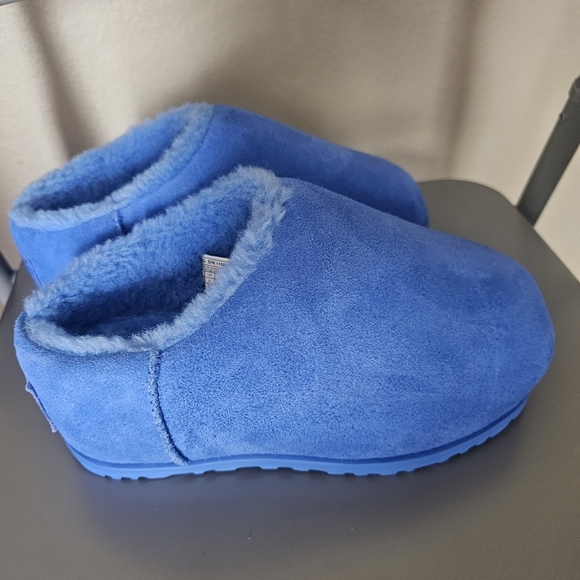 UGG Blue Cozy Slippers - Picture 10 of 15